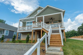 Owl's Roost Pet-Friendly, WIFI & Mountain Views!